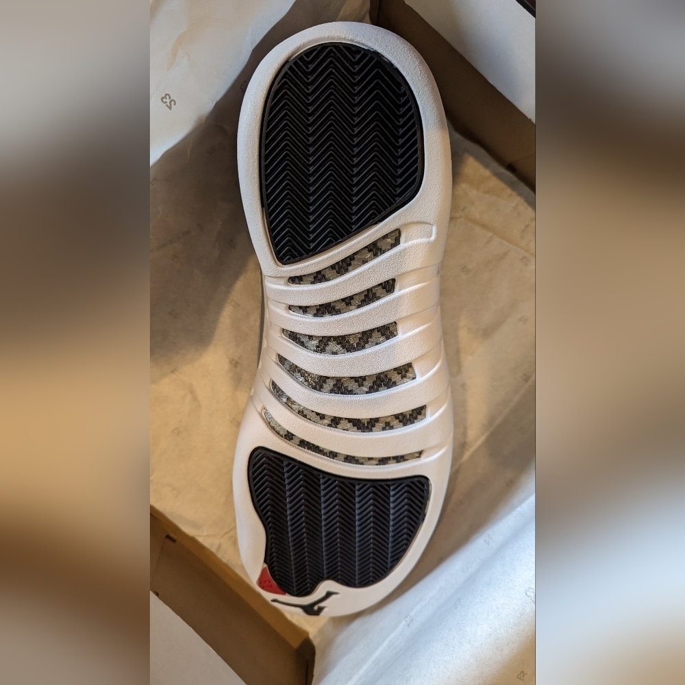 Air Jordan 12 Retro Low Playoff - Picture 5 of 8